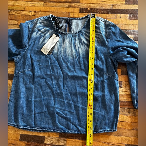 NWT BUFFALO Bell Sleeve 70’s Vibe Blue Denim Top Size Small - Picture 7 of 8